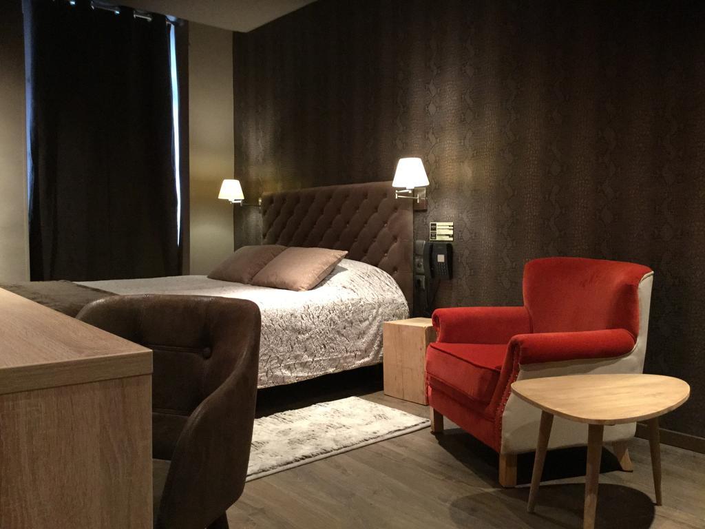Hotel Du Commerce Montauban Kamer foto